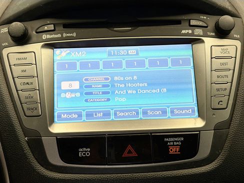 Used 2012 Hyundai Tucson Limited w/ Premium Pkg image 9