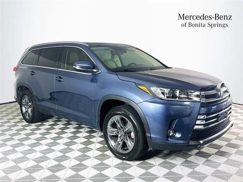 Used 2019 Toyota Highlander Limited Platinum FWD image 1