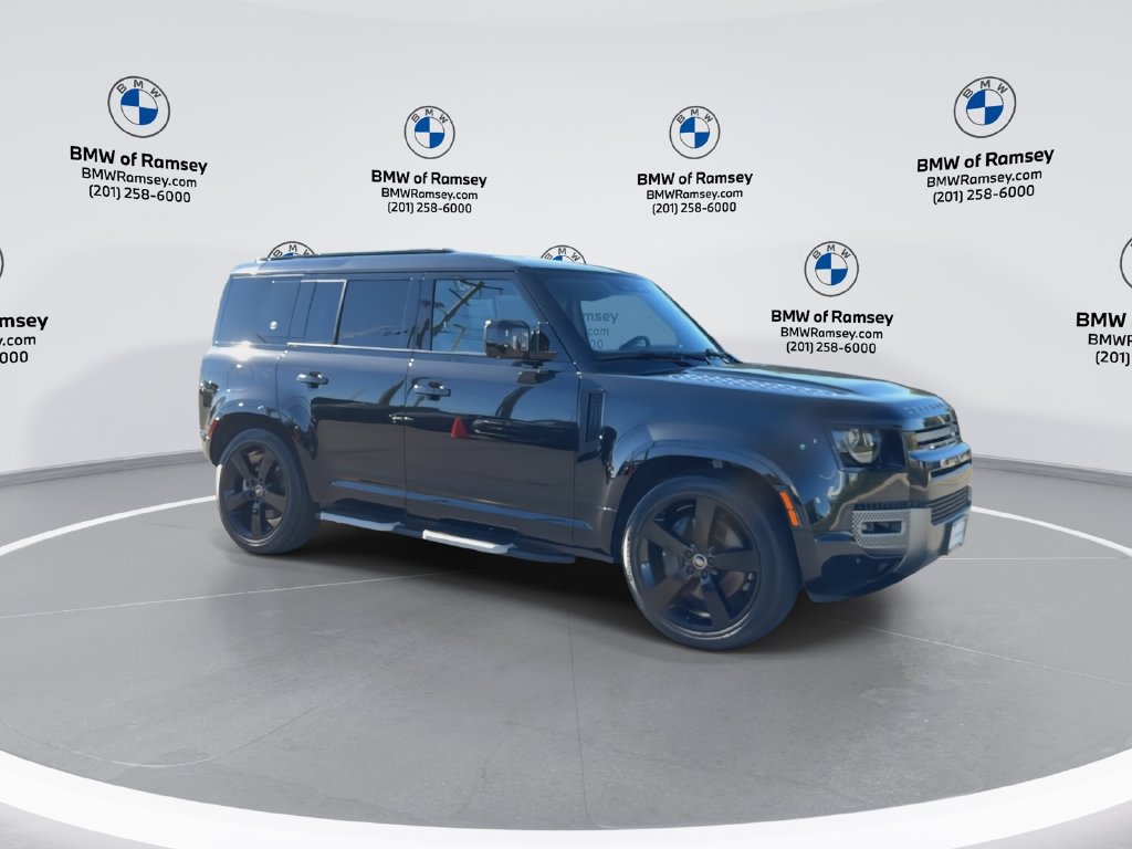 Used 2024 Land Rover Defender 110 X-Dynamic SE AWD/4WD image 6