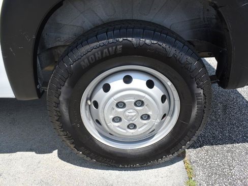 Used 2021 RAM ProMaster 2500 w/ Convenience Group FWD image 30