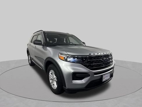 Used 2020 Ford Explorer XLT w/ Comfort Package AWD/4WD image 3