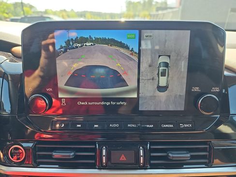 Used 2024 Nissan Pathfinder Platinum w/ Cargo Package image 25