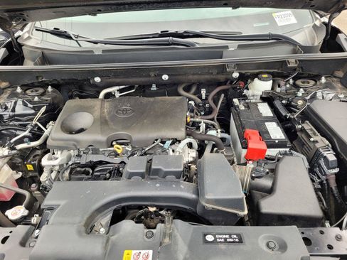 Used 2024 Toyota RAV4 XLE AWD/4WD image 36