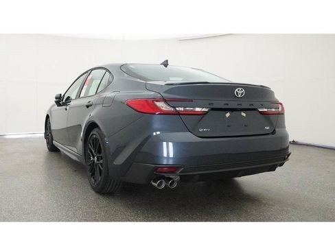 Used 2026 Toyota Camry SE FWD image 22