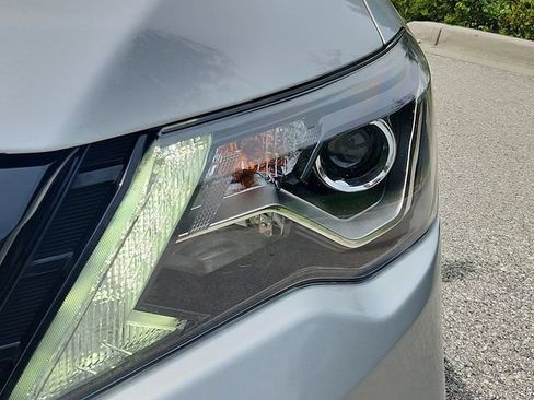 Used 2019 Nissan Pathfinder SL AWD/4WD image 9