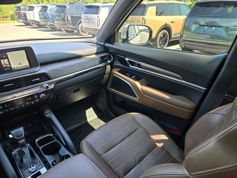 Used 2022 Kia Telluride SX w/ SX Prestige Package AWD/4WD image 11
