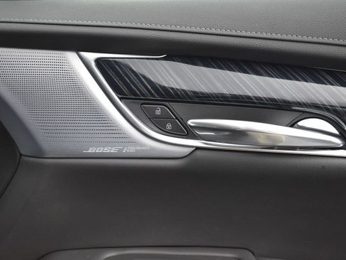 Used 2024 Cadillac XT6 Premium Luxury image 32