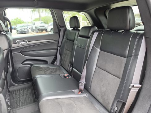Used 2022 Jeep Grand Cherokee Laredo X RWD image 17