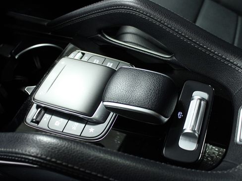 Used 2022 Mercedes-Benz GLS 450 4MATIC image 24