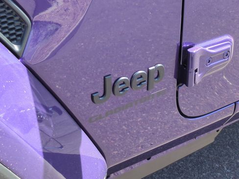 New 2026 Jeep Gladiator Sport AWD/4WD image 23