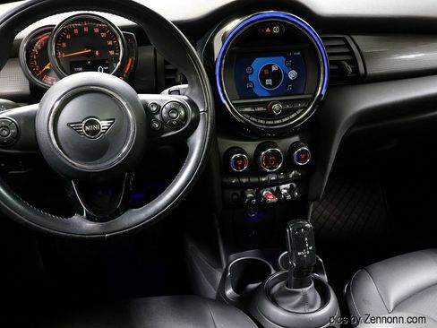 Used 2020 MINI Cooper 4-Door Hardtop w/ Storage Package FWD image 16
