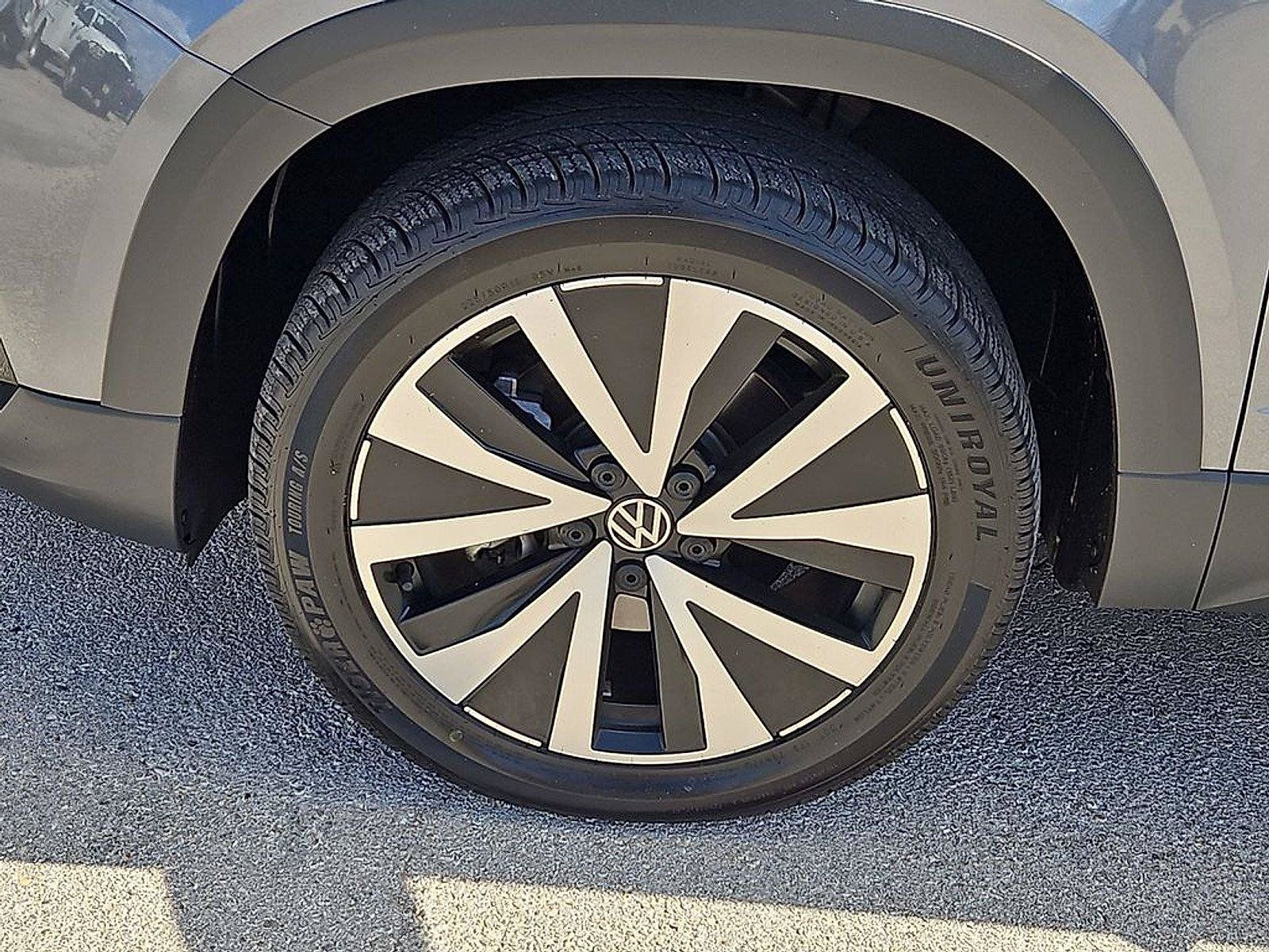 Used 2022 Volkswagen Taos SE AWD/4WD image 13