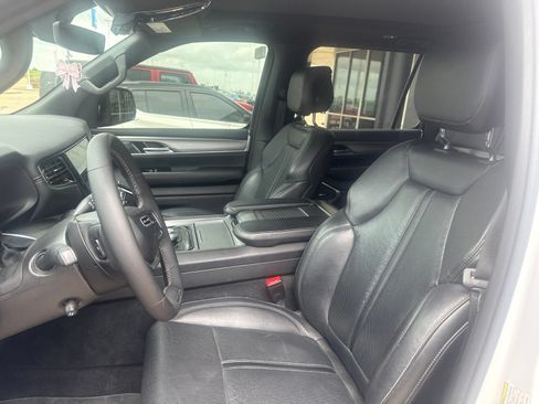 Used 2024 Jeep Wagoneer Series II AWD/4WD image 9