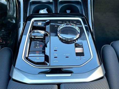 New 2026 BMW 760i xDrive w/ Executive Package image 14