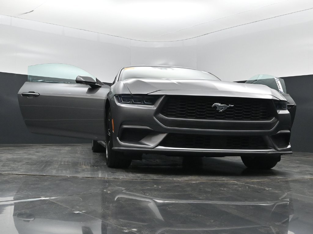 Used 2025 Ford Mustang Coupe RWD image 35