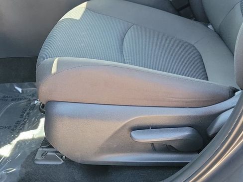 Used 2025 Toyota RAV4 LE AWD/4WD image 29