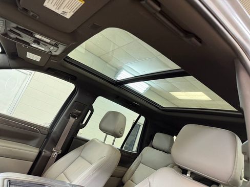 Used 2021 Chevrolet Tahoe Z71 AWD/4WD image 17