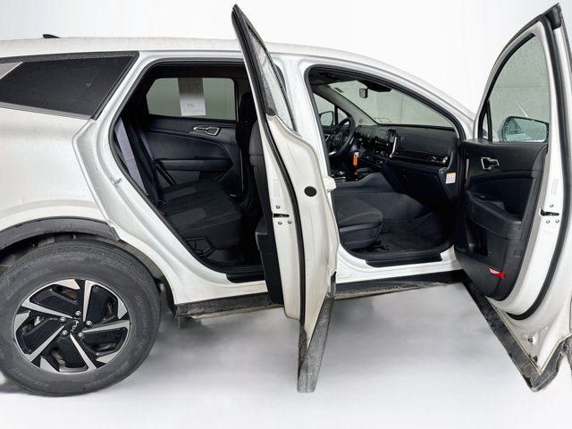Used 2023 Kia Sportage LX AWD/4WD image 31