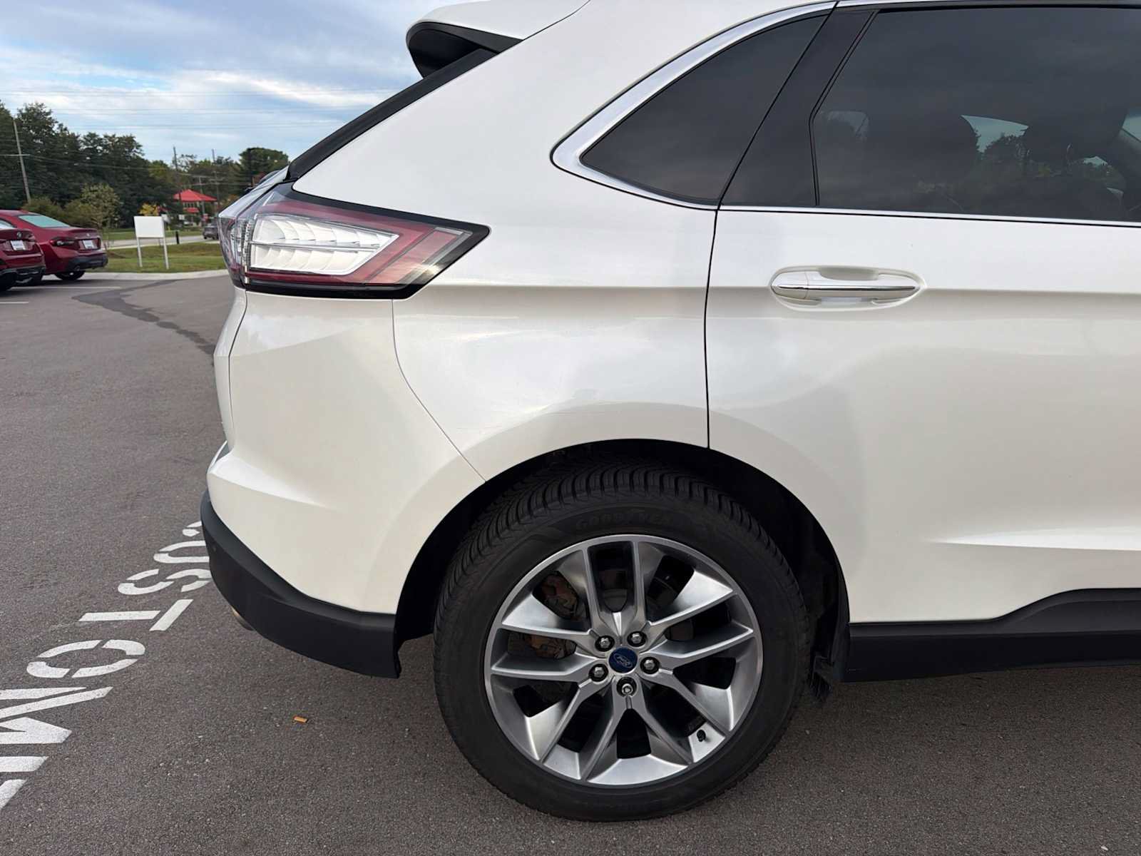 Used 2015 Ford Edge Titanium w/ Equipment Group 301A AWD/4WD image 9