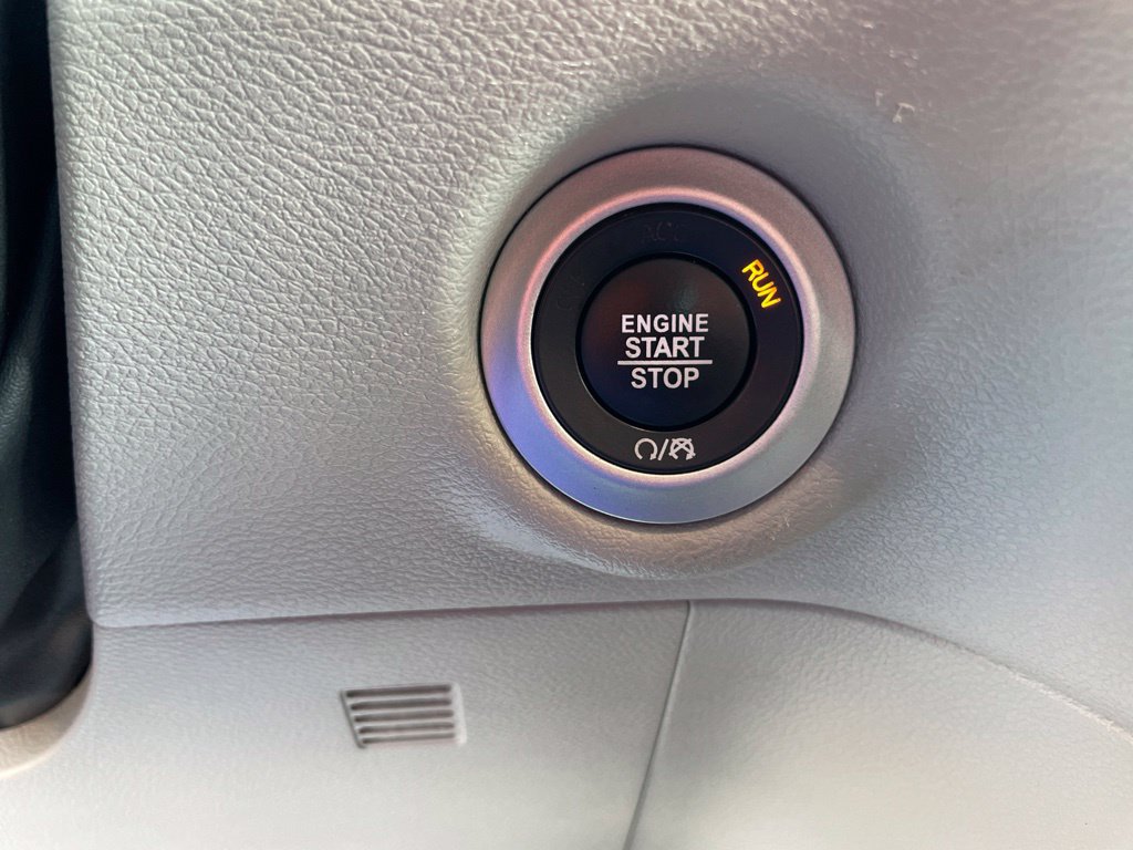 Used 2024 Chrysler Pacifica Touring-L FWD image 22