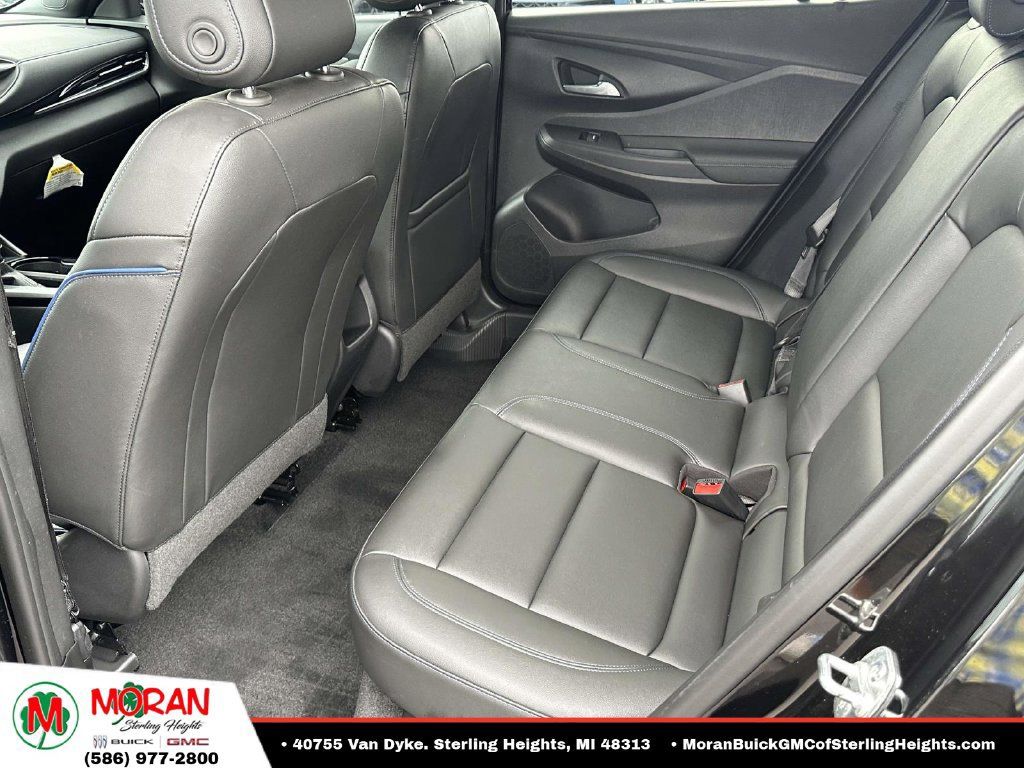 Certified 2024 Buick Envista Sport Touring w/ Convenience I Package FWD image 11