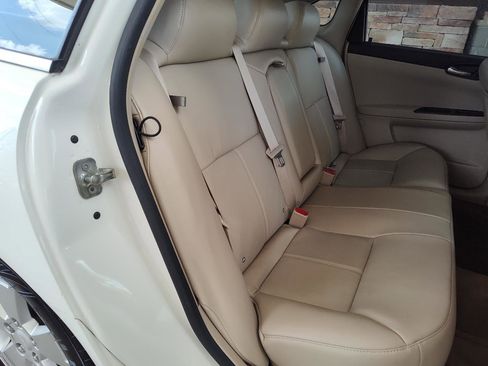 Used 2009 Chevrolet Impala LT w/ Luxury Edition Package image 23