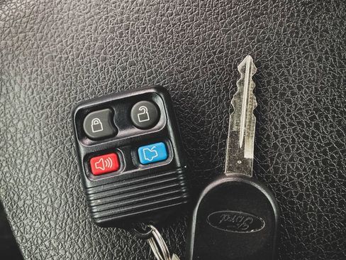 Used 2007 Ford Mustang GT RWD image 9