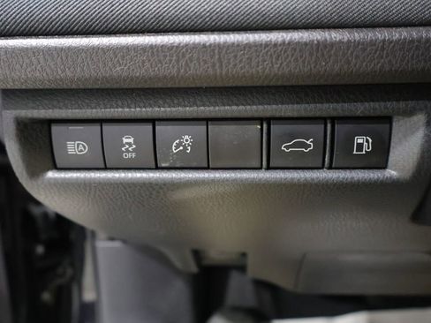 Used 2025 Toyota Camry LE FWD image 31