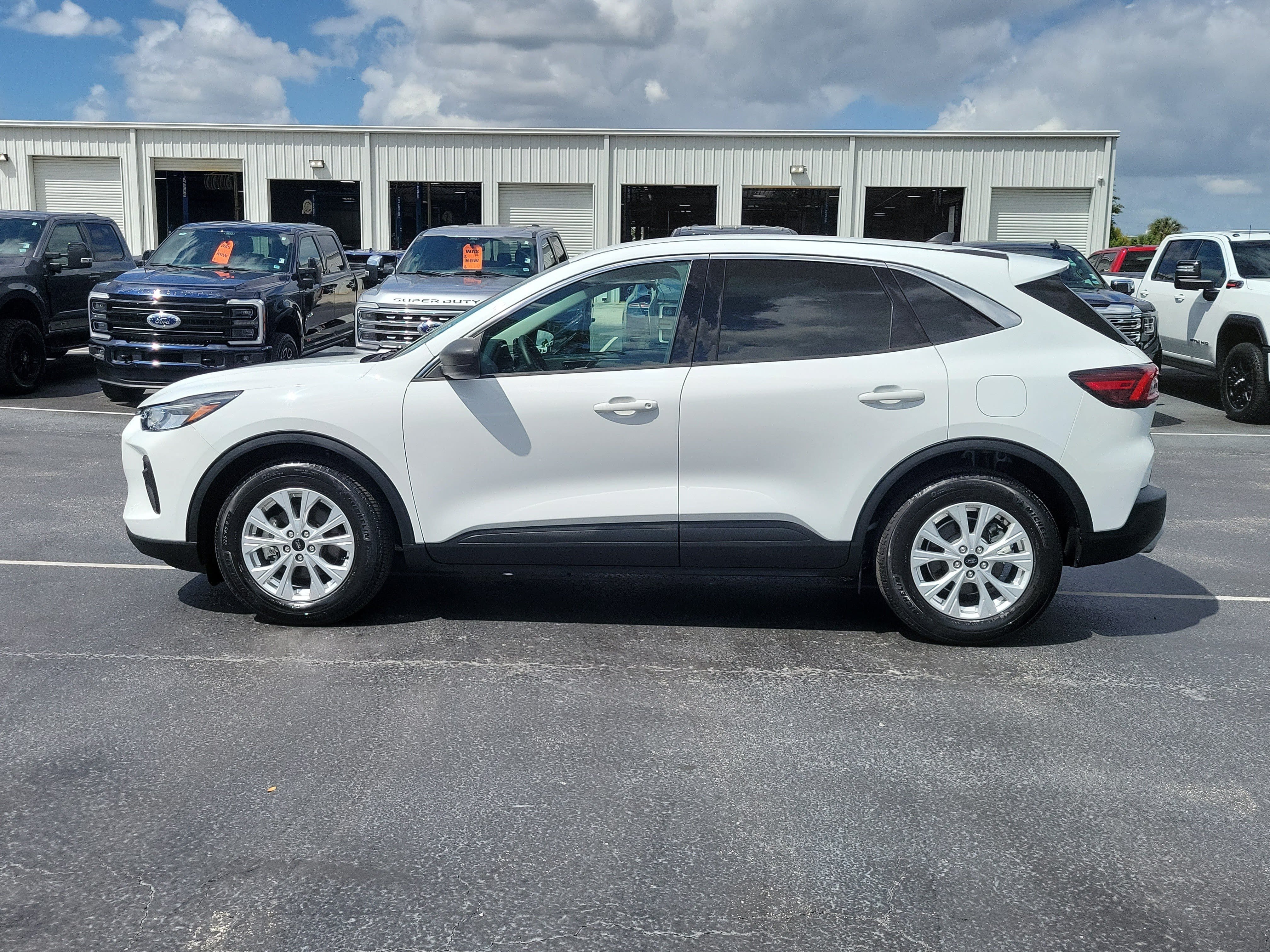Certified 2023 Ford Escape Active w/ Tech Pack #1 FWD image 6