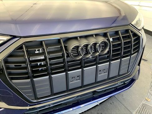 Used 2025 Audi Q3 2.0T Premium Plus w/ Premium Plus Package AWD/4WD image 30