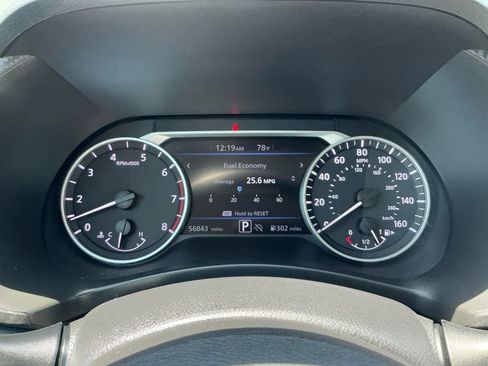 Used 2024 Nissan Sentra SV FWD image 23
