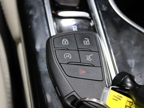 Used 2023 Buick Envision Essence AWD/4WD image 51