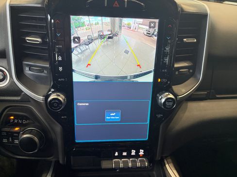 Used 2022 RAM 1500 Big Horn AWD/4WD image 18