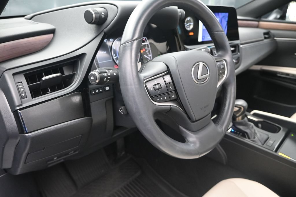 Used 2025 Lexus ES 350 w/ Premium Package FWD image 12