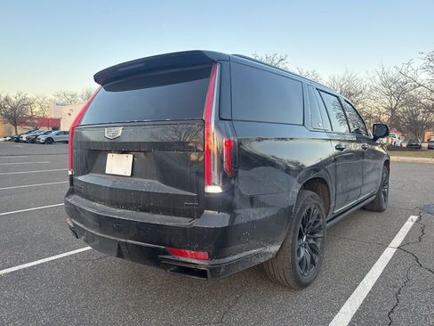 Used 2024 Cadillac Escalade ESV Sport Platinum w/ LPO, ONYX Package image 10