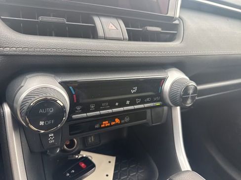 Used 2025 Toyota RAV4 XLE image 12