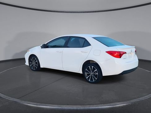 Used 2018 Toyota Corolla SE FWD image 6