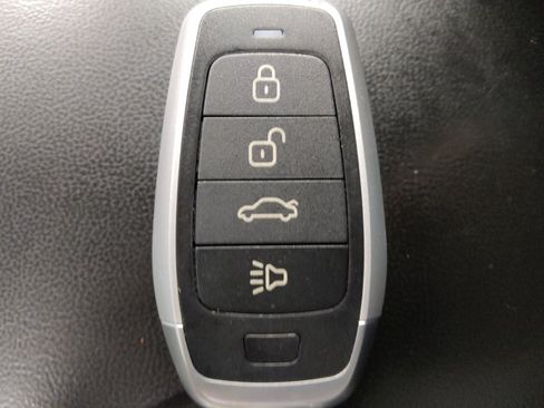 Used 2019 Jeep Grand Cherokee Altitude RWD image 32