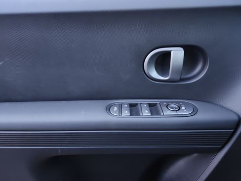 New 2026 Hyundai Ioniq 5 SE image 13