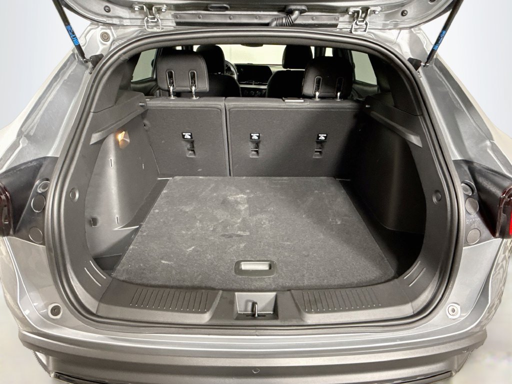 Used 2026 Chevrolet Trax RS w/ Sunroof Package FWD image 25