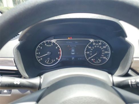 Used 2024 Nissan Altima 2.5 SV image 4
