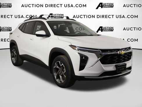 Used 2025 Chevrolet Trax LT w/ Driver Confidence Package FWD image 36