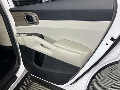 Used 2023 Kia Sorento EX w/ Panoramic Sunroof Package image 28