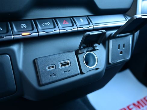 Used 2023 Chevrolet Silverado 1500 Custom image 26