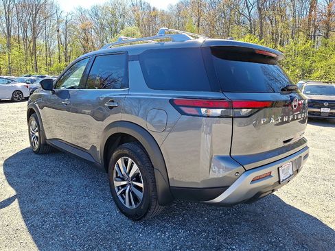 Used 2024 Nissan Pathfinder SL w/ Cargo Package AWD/4WD image 22