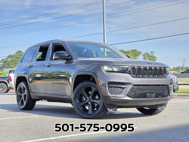 Used 2023 Jeep Grand Cherokee Altitude AWD/4WD image 22