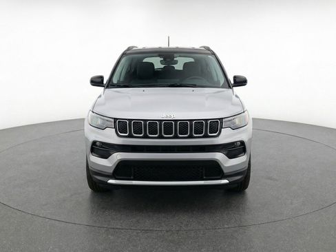 Used 2025 Jeep Compass Limited AWD/4WD image 2