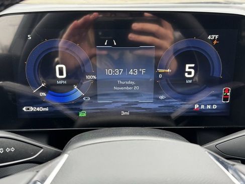 New 2026 Chevrolet Equinox EV LT image 23