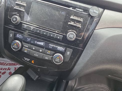 Used 2016 Nissan Rogue SV AWD/4WD image 22