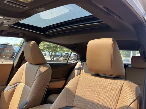 Used 2019 Lexus ES 350 w/ Accessory Package 2 FWD image 32